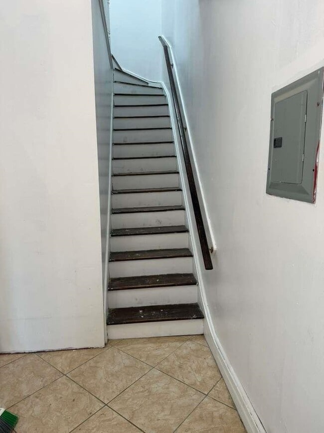 Photo - 23 Vroom St Unit 2