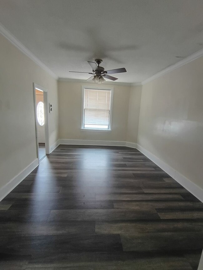Photo - 211 E Main St