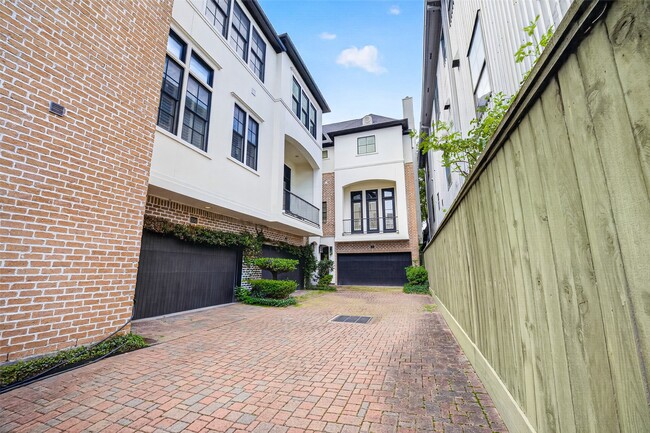 Photo - 308 W Bell St