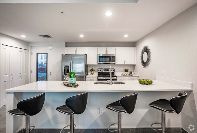 2BR, 2BA - 1,073SF