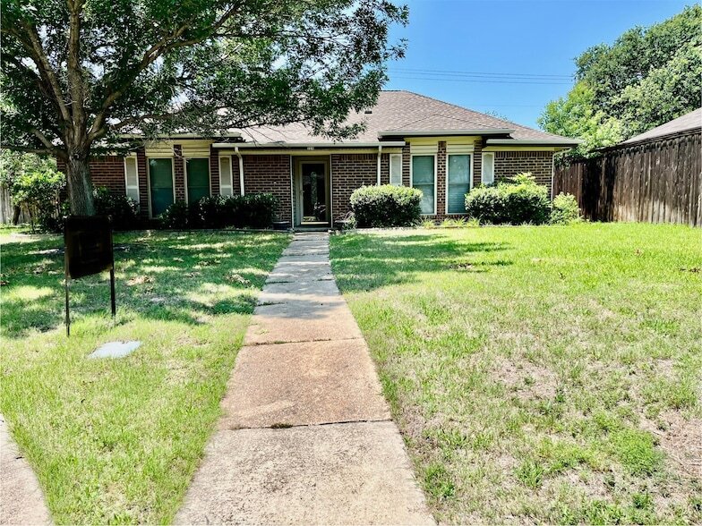 Photo - 229 Glenwood Dr