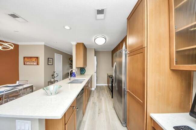 Photo - 1860 White Oak Dr Unit 373