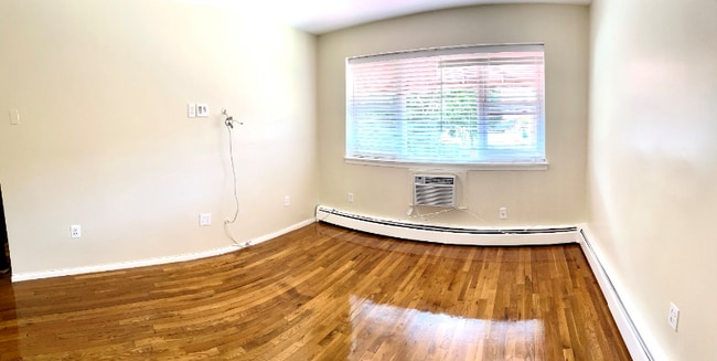 Photo - 3600 Harper Ave Unidad 2nd Floor
