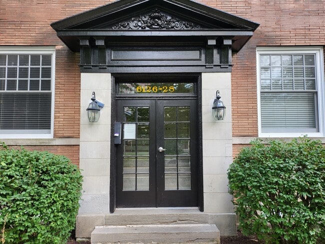 6126-6128 Washington Blvd Unit 102