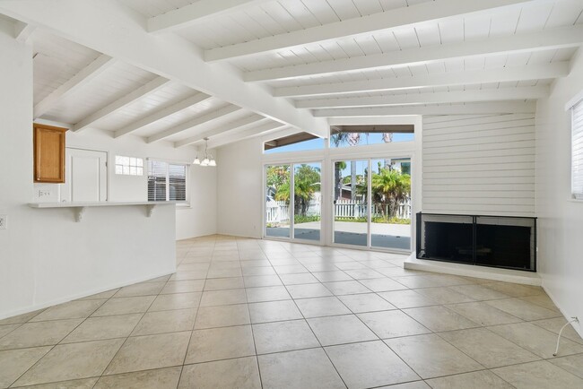 Building Photo - 4911-4911 River Ave Unit 4909