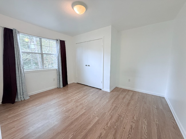 Photo - 629 Papworth Ave Unit Apt F