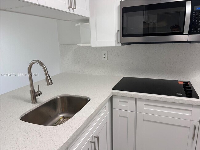 460 E 23rd St Unit 410
