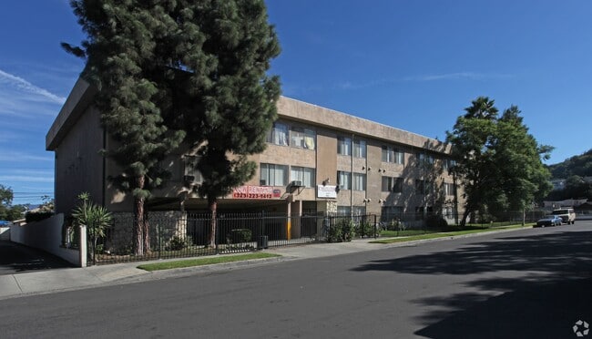 Carlota Park Apts