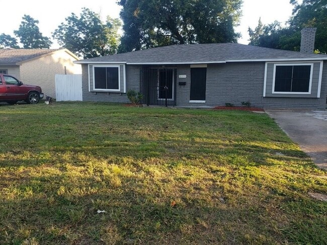 Building Photo - 6109 Arthington Ave