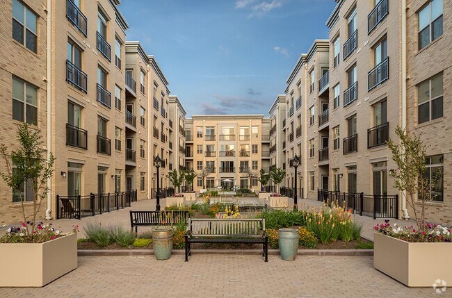 Building Photo - Paramount & Majestic at Spectrum Town Center Rental