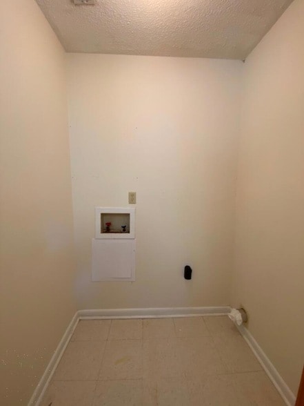 Photo - 646 Fleming Rd