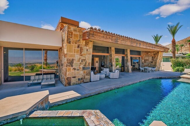 9 Rockcrest