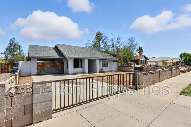 Photo - 345 N 15th St