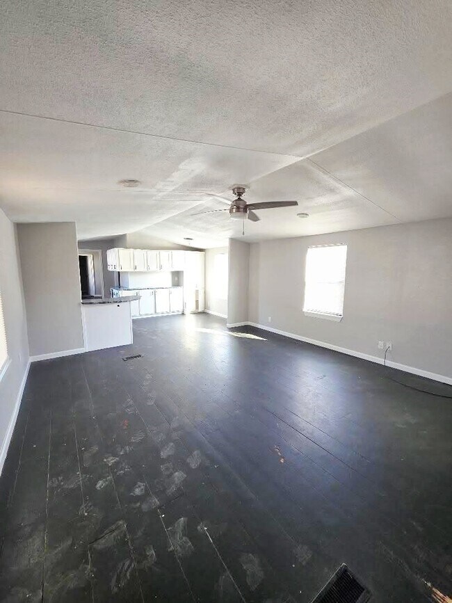 Photo - 310 Paddock St