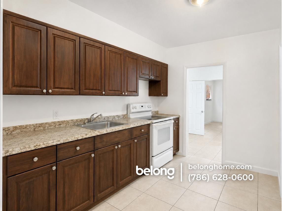 Photo - 280 Seaman Ave
