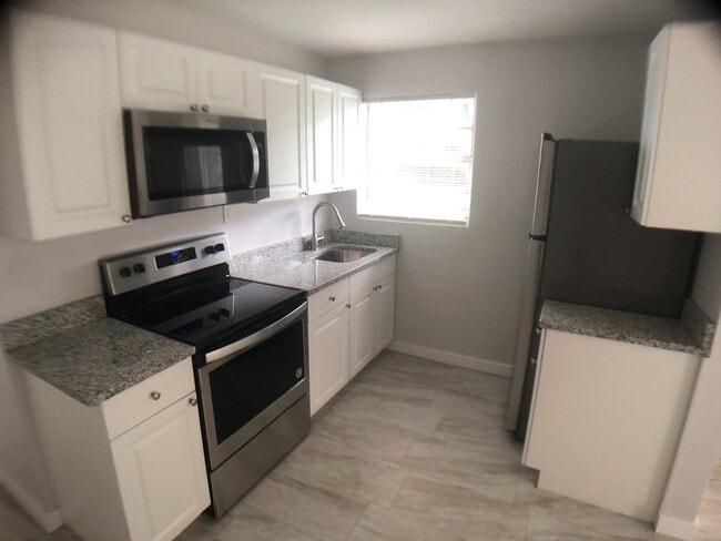 Photo - Caroline Unit 323 N. Caroline St.