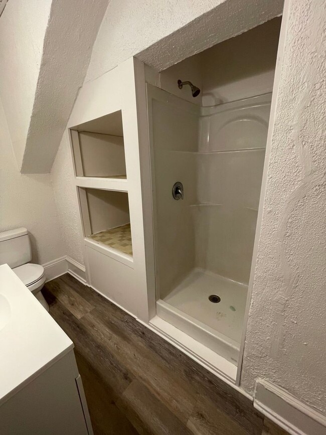 Building Photo - 150 Walnut St Unit Apt A