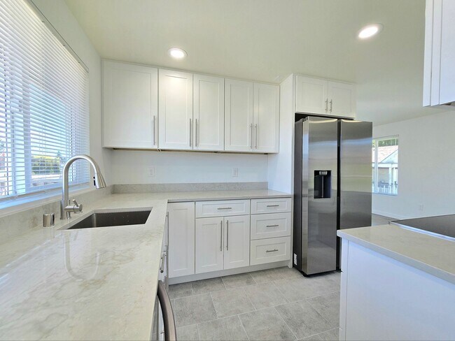 Photo - BlyLua Unit B