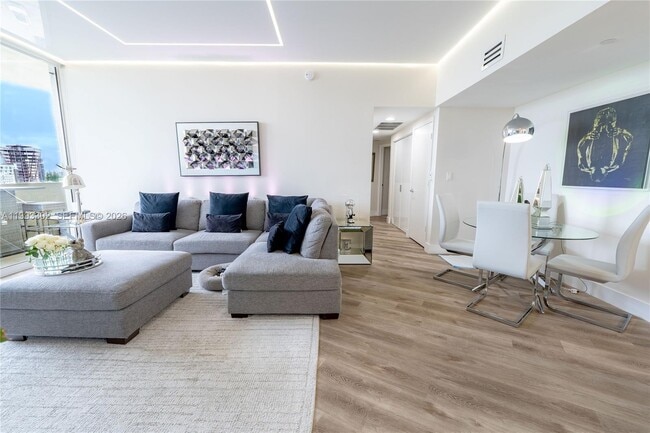 Photo - 19501 W Country Club Dr Unit 1011