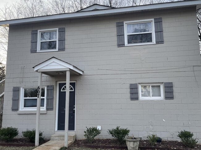Photo - 607 England St Townhome