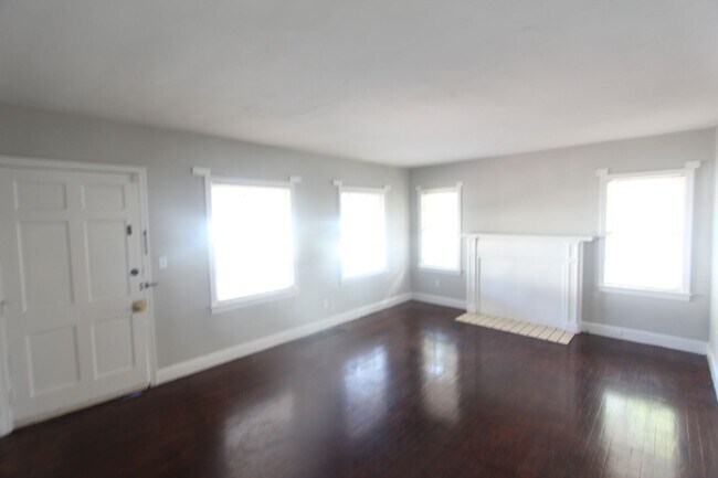 Photo - New On The Market with Fresh Updates!! Bet...