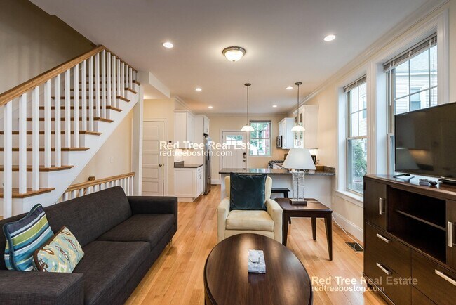 Photo - 1 Larose Plz Unit 1