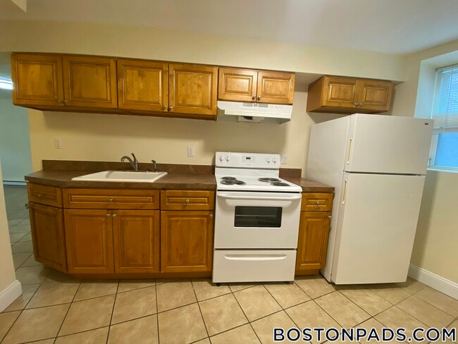 Building Photo - 895 Huntington Ave Rental