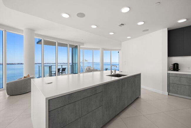 Photo - 2900 W Bay to Bay Blvd