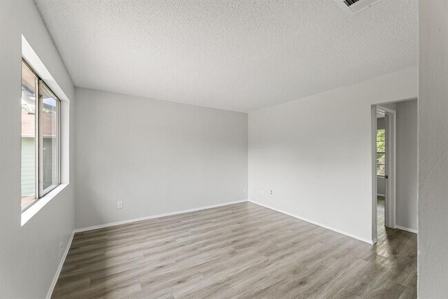 Photo - 3460 Willowrun Dr