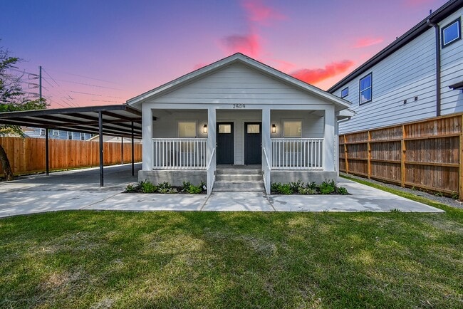 Building Photo - 2509 Terry St