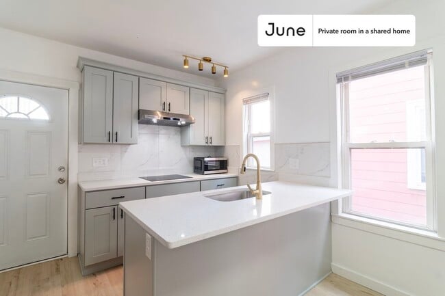 Photo - Room in Shared 4 bed/1 bath home Unidad A