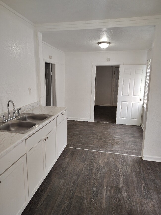 Photo - 144 Neatherwood Dr