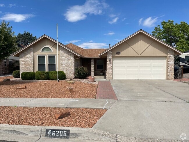Building Photo - 3 Bedroom Near Mariposa Park Rental