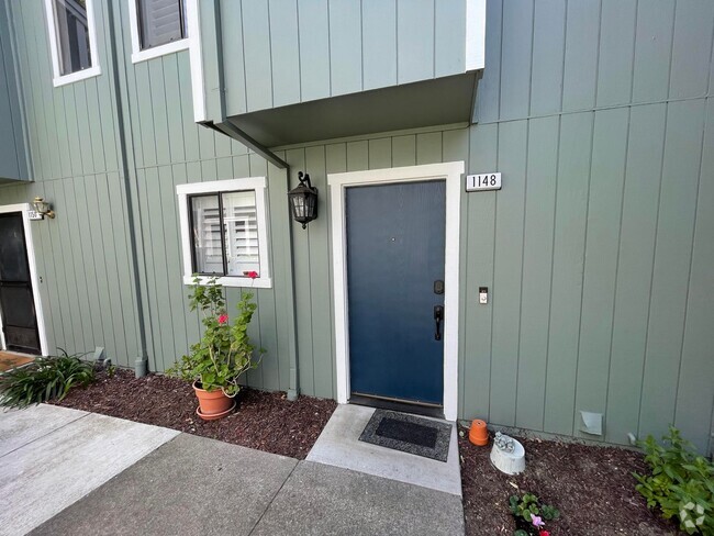 Building Photo - 2 Bed 1.5 Bath Townhome In Martinez