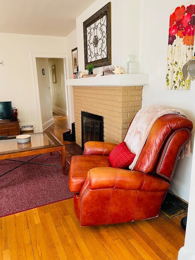 2284 Bellfield Ave Unit 3