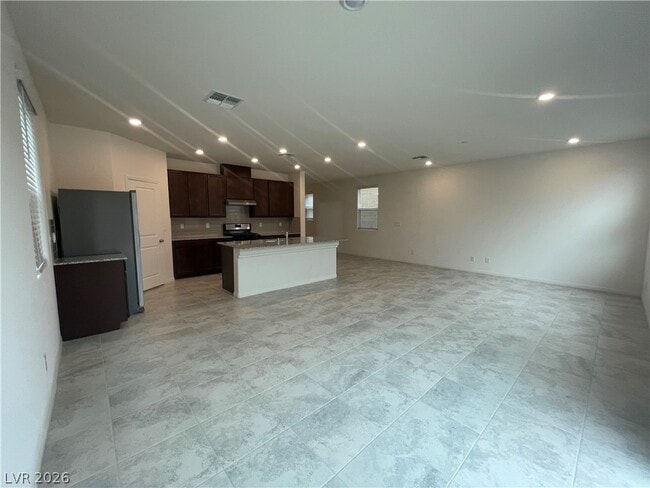 8739 Beverly Grv Ct