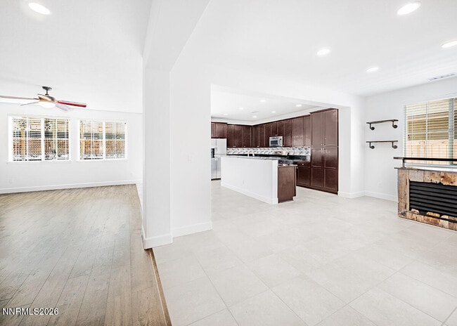 Photo - 2082 Whitecliff Dr