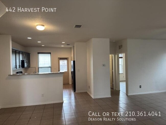 Photo - 442 Harvest Point