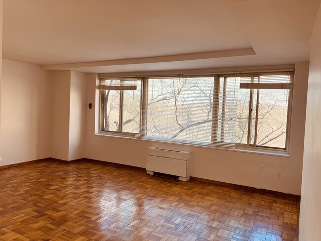 Photo - 4000 Tunlaw Rd NW Unidad 1023 Rental