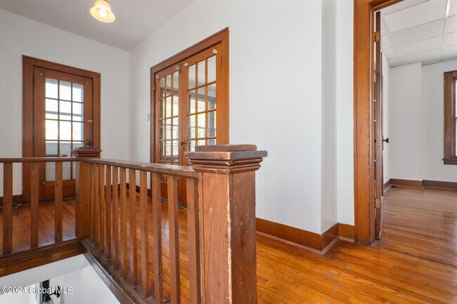 Photo - 52 Forest Ave Unit 2nd Floor