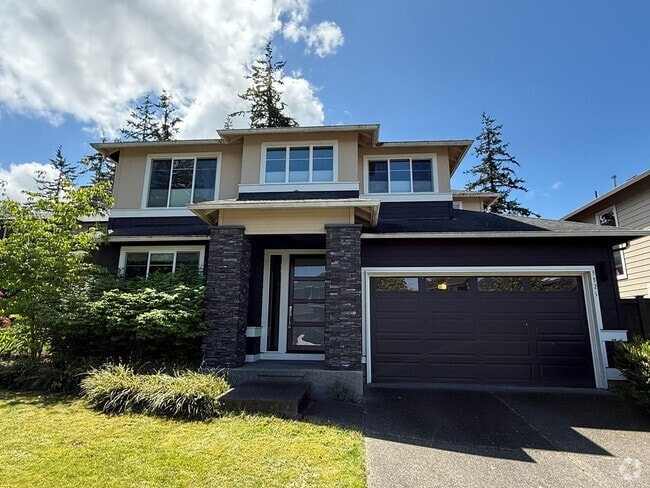 Building Photo - Stylish 4-Bed, 4-Bath Luxury Home