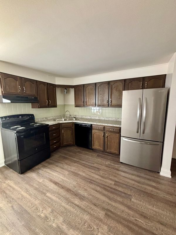 Building Photo - 21 Losson Garden Dr