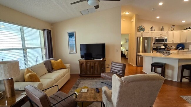 Photo - M971 Kingmont (VNSW-18/10) Unit Posted to Internet