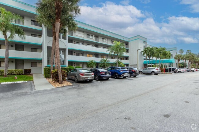 Building Photo - 4725 Lucerne Lakes Blvd E Unit 207 Rental