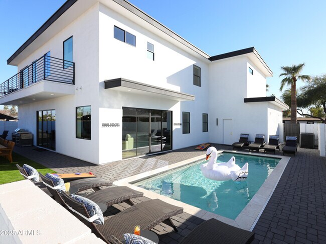 Photo - 7520 E Highland Ave