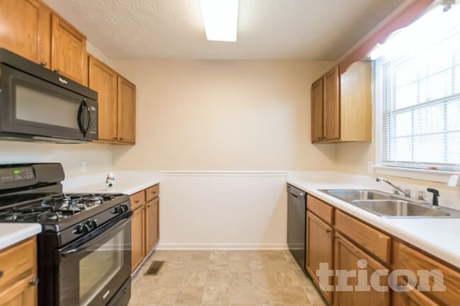 Photo - 441 Dillon Dr