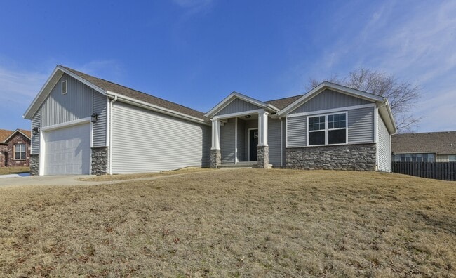 Photo - 343 Holts Lake Dr