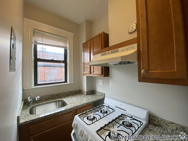 Building Photo - 48 John F. Kennedy St Unit 15 Rental