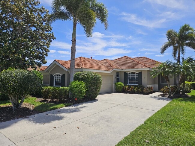 Building Photo - Seasonal Short-Term 3 Bedroom 2 Bathroom Heated Pool Home located in Venetian Club & River Club!