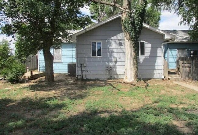 Photo - 348 Hilltop St